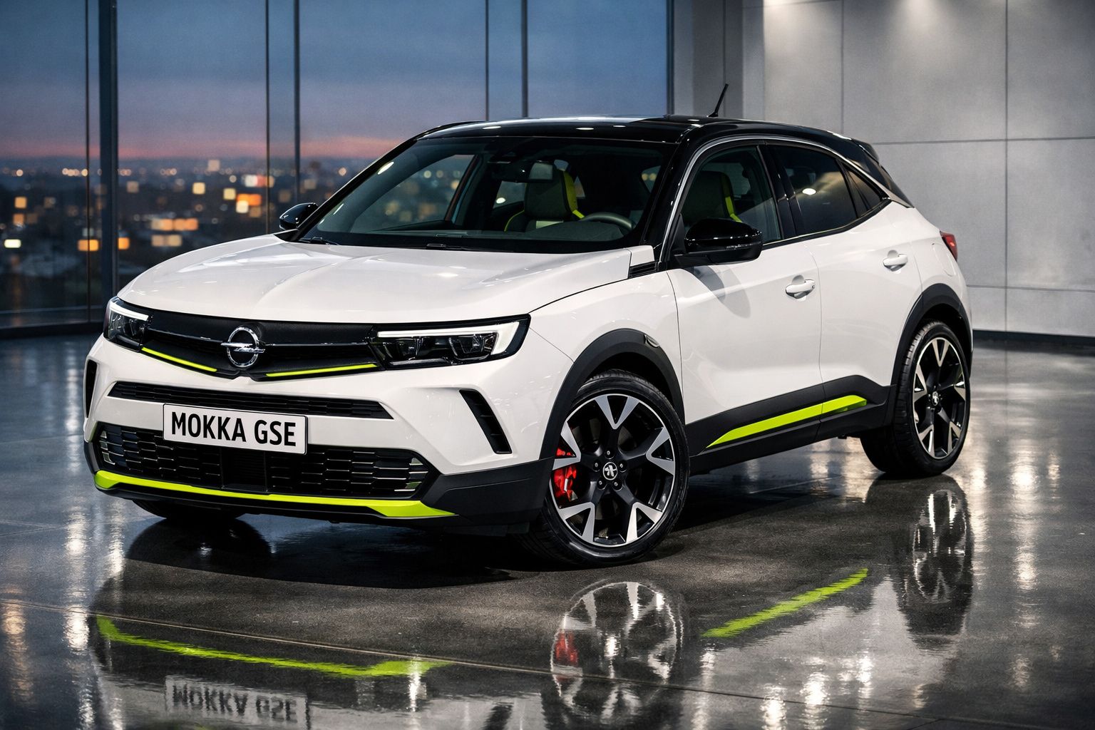 Carro branco Opel Mokka GSE com detalhes verdes e teto preto em ambiente interno moderno.